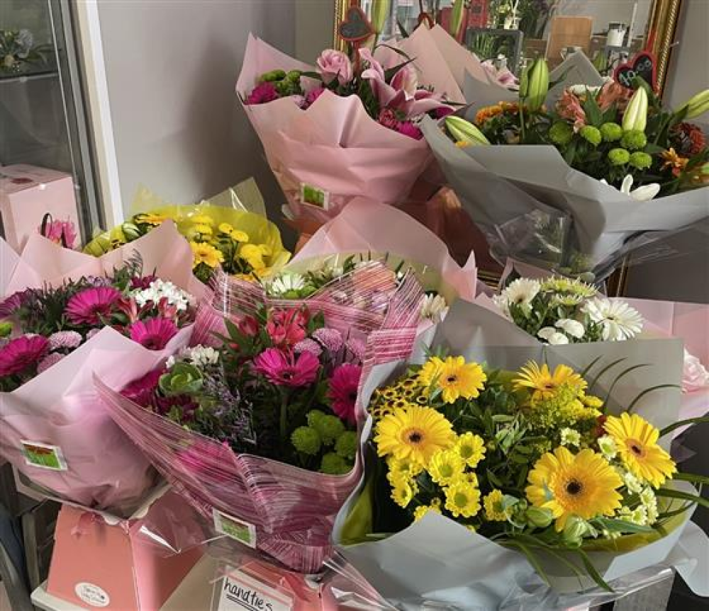 Florist Choice Hand-tied